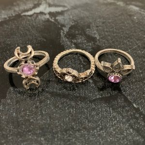 glitz and glam set of 3 rings! 🔮